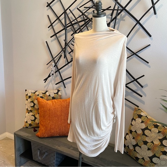 Express Tops - Off-White, Long-Sleeve Tunic